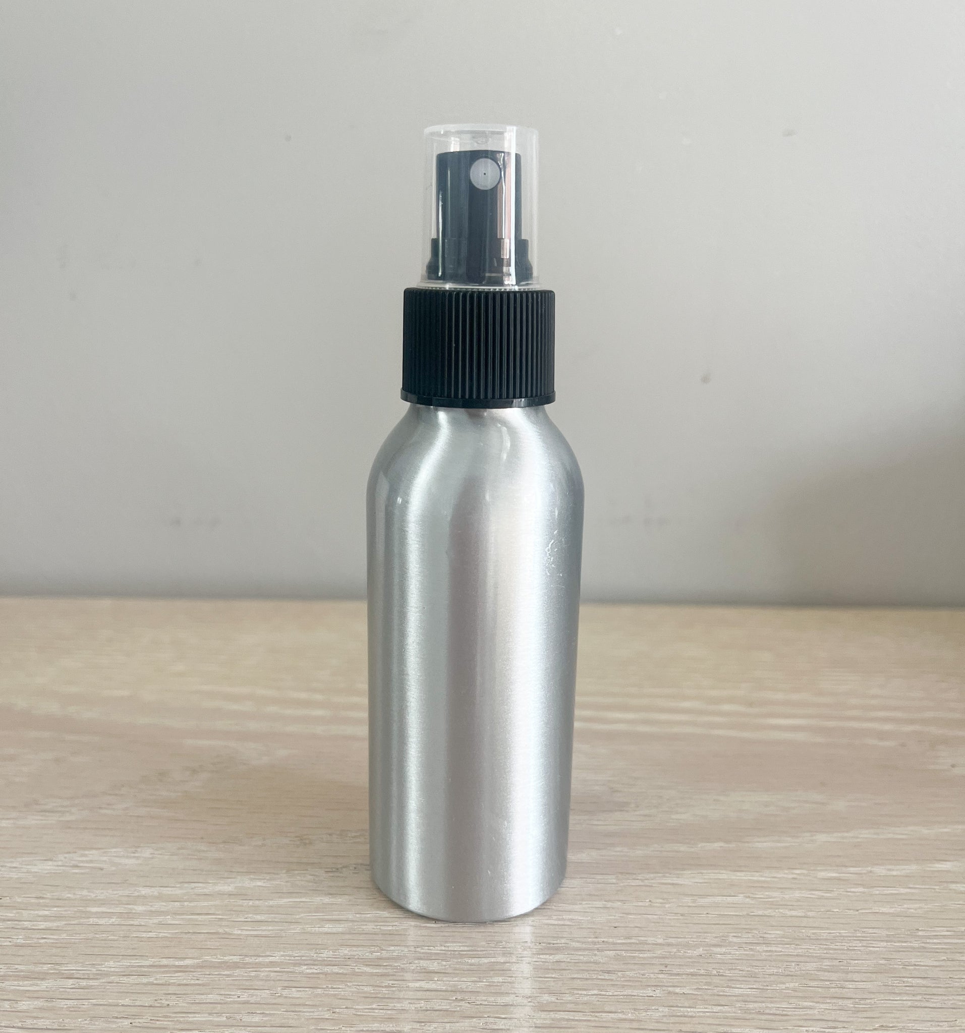 Aluminum bottle with spray top 100ml